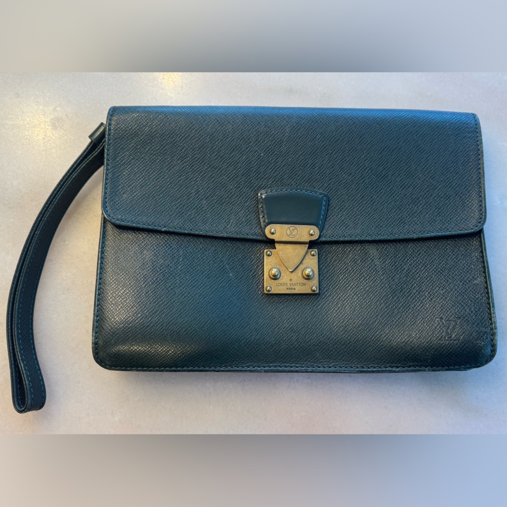 Vintage Green Louis Vuitton Clutch Taiga Leather - Make an offer!